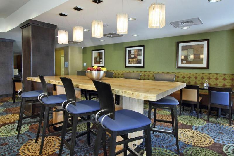 Holiday Inn Express & Suites Colorado Springs-Airport By Ihg Exterior foto